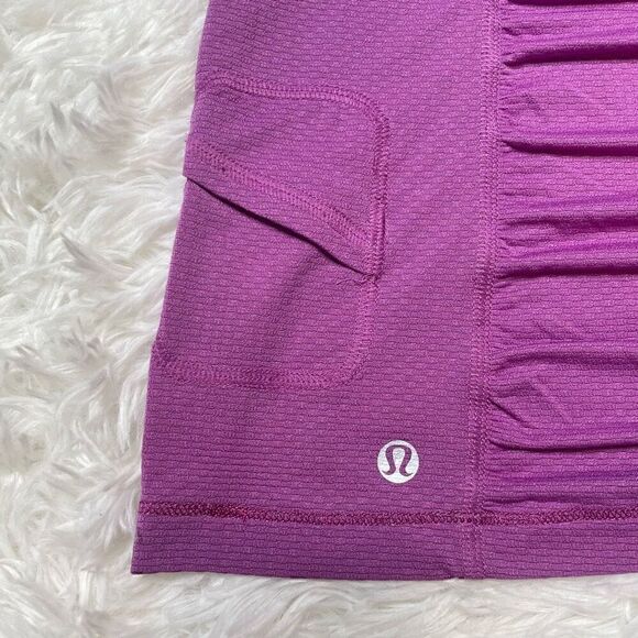 Lululemon Tshirt Top Run Energy Purple Womens Size 6 Vneck Stretch Lightweight - Picture 7 of 7